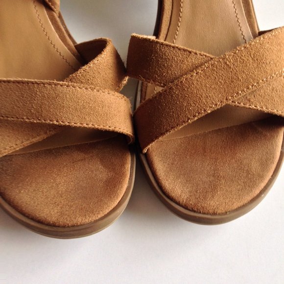STEVE MADDEN-Tan "KANZLEY" Ankle Wrap Sandals - Picture 6 of 13